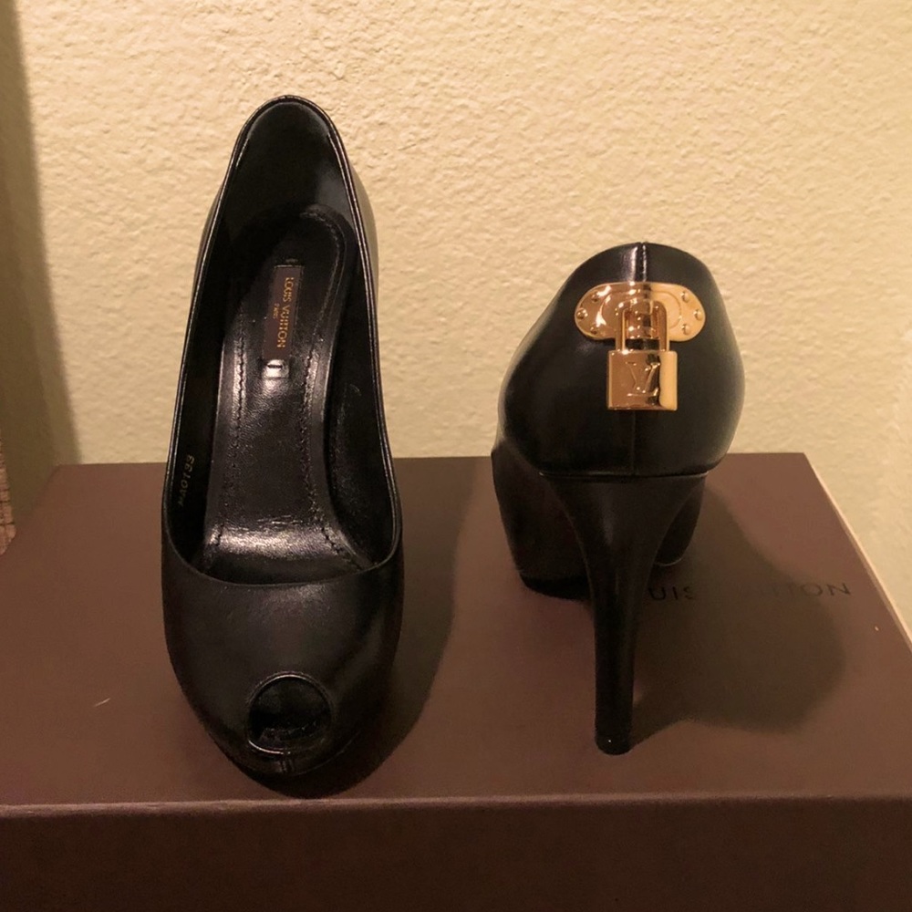 Louis Vuitton, Size 8, Black Leather, Like New, Women’s Shoes
